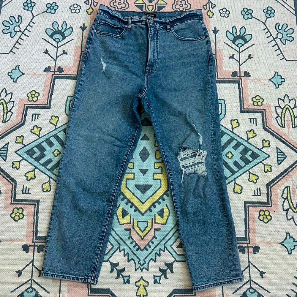 Express Stretch Ripped Mom Jean Super High Rise - Picture 2 of 14